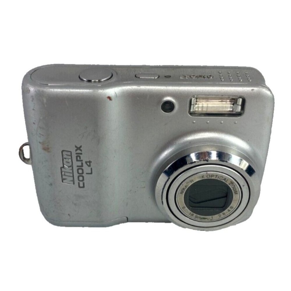 Nikon Coolpix L4 Compact Digital Camera 4.0MP Silver 3x Zoom Parts or Repair